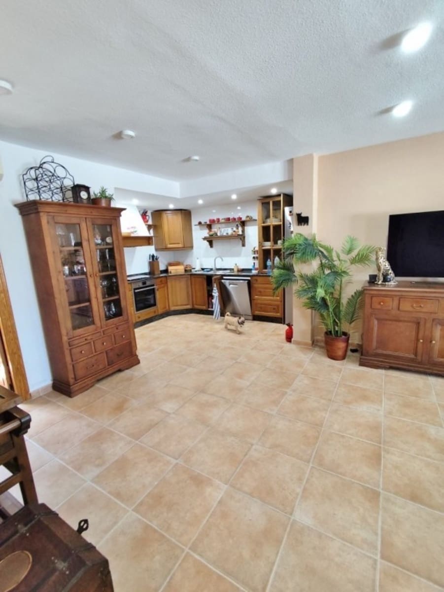 Chalet de 4 habitaciones en San Miguel de Salinas en venta - 425.000 € (Ref: 9334509)