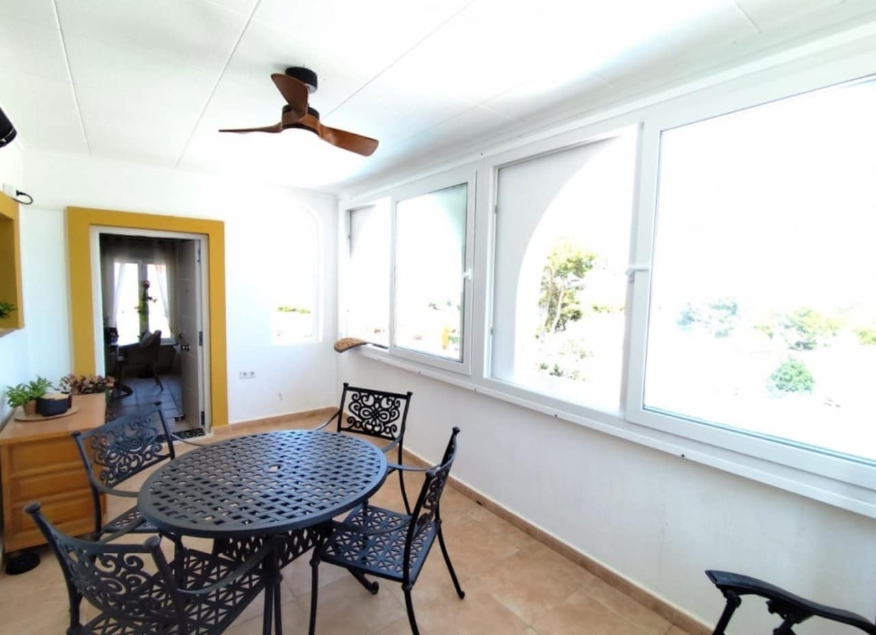 Chalet de 4 habitaciones en San Miguel de Salinas en venta - 425.000 € (Ref: 9334509)