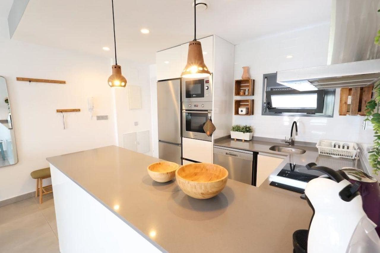 Bungalow de 2 habitaciones en Pilar de la Horadada en venta - 225.000 € (Ref: 9337666)