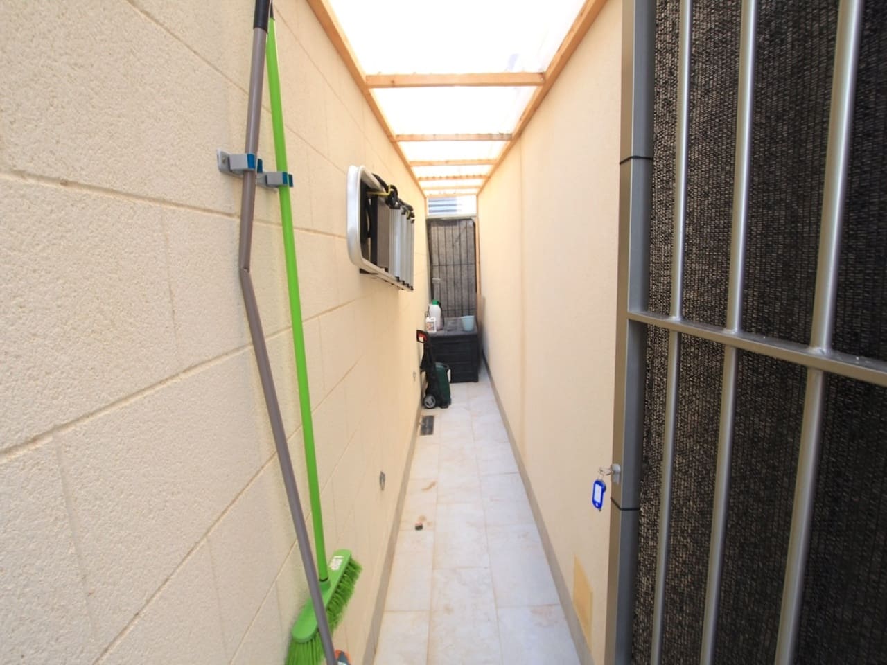 3 quarto Moradia para venda em Villamartin com piscina - 375 000 € (Ref: 9337674)