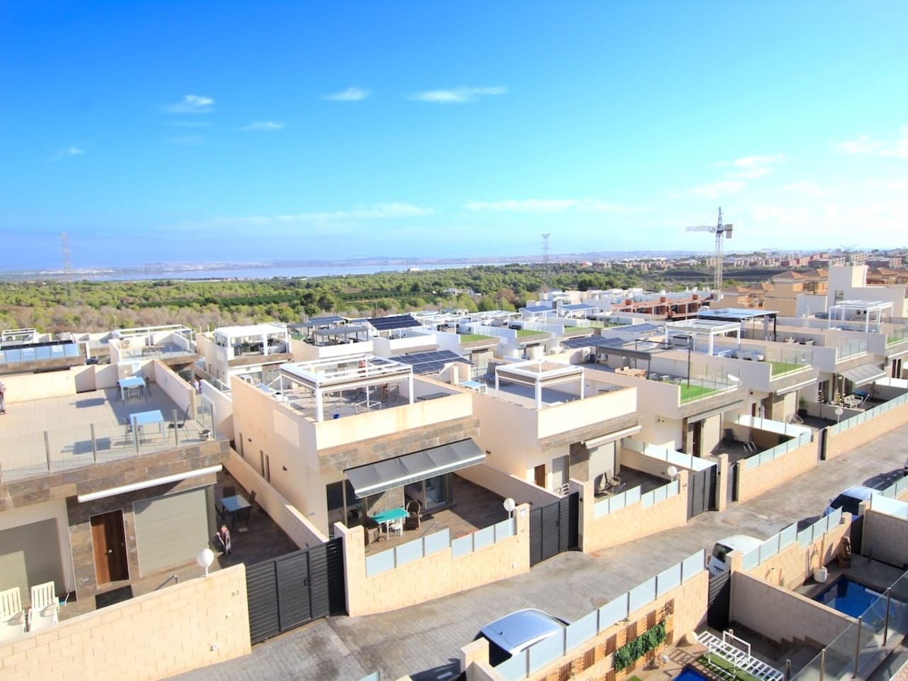 3 bedroom Villa for sale in Villamartin with pool - € 375,000 (Ref: 9337674)