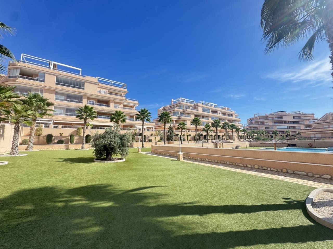 2 bedroom Apartment for sale in Villamartin with pool - € 289,000 (Ref: 9340826)