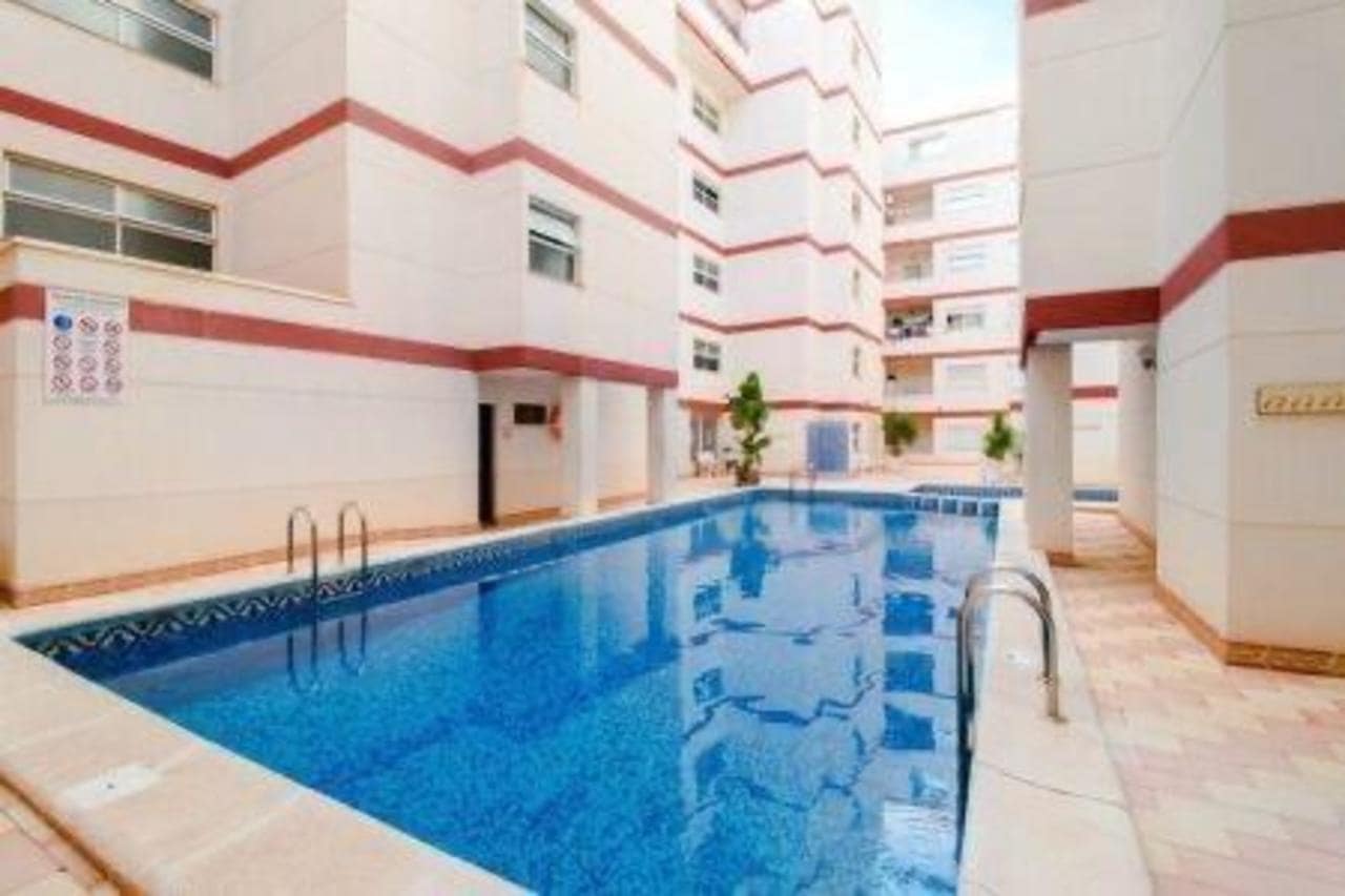 2 bedroom Apartment for sale in Torrevieja with pool - € 124,900 (Ref: 9340827)
