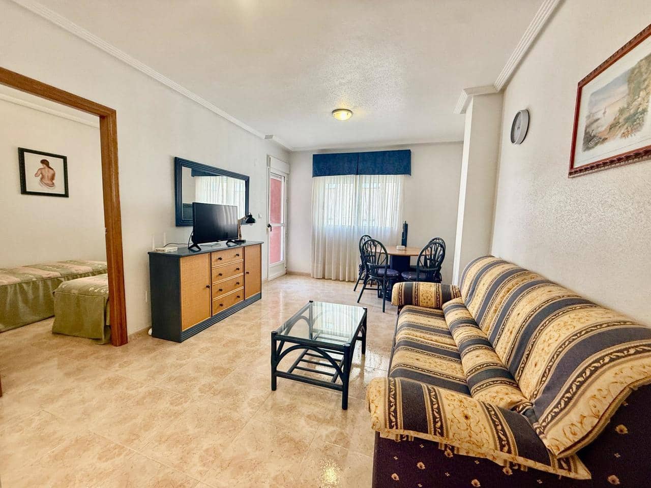 2 bedroom Apartment for sale in Torrevieja with pool - € 124,900 (Ref: 9340827)