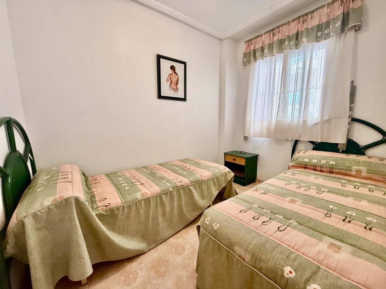 2 bedroom Apartment for sale in Torrevieja with pool - € 124,900 (Ref: 9340827)