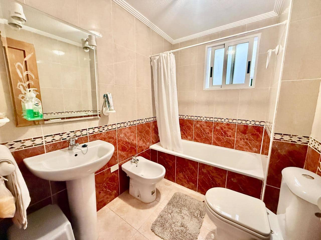 2 bedroom Apartment for sale in Torrevieja with pool - € 124,900 (Ref: 9340827)