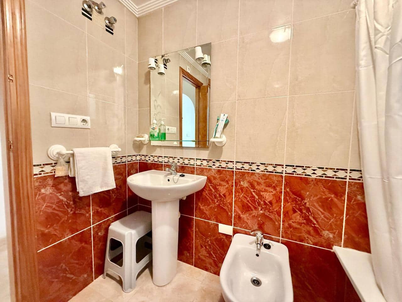 2 bedroom Apartment for sale in Torrevieja with pool - € 124,900 (Ref: 9340827)