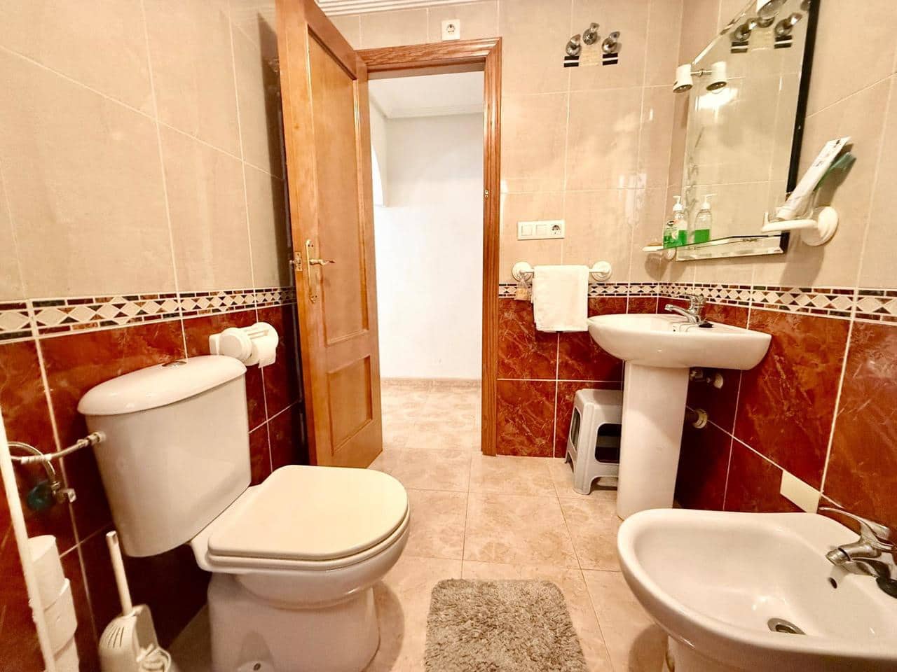 2 bedroom Apartment for sale in Torrevieja with pool - € 124,900 (Ref: 9340827)