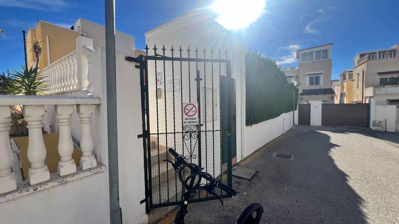 Casa de 3 habitaciones en Orihuela Costa en venta con piscina - 179.000 € (Ref: 9340828)