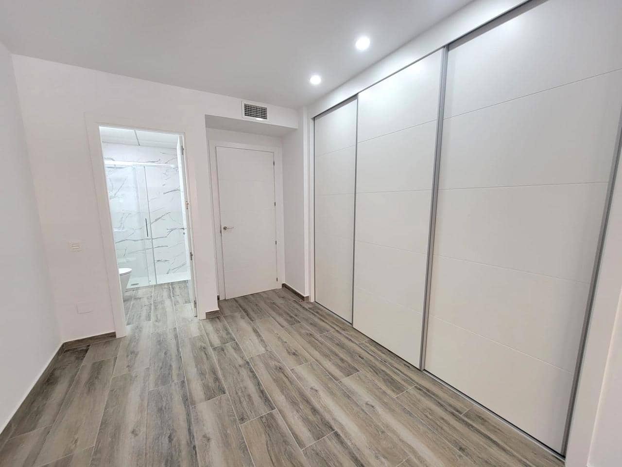 3 sypialnia Apartament na sprzedaż w Torrevieja z basenem - 375 000 € (Ref: 9342021)