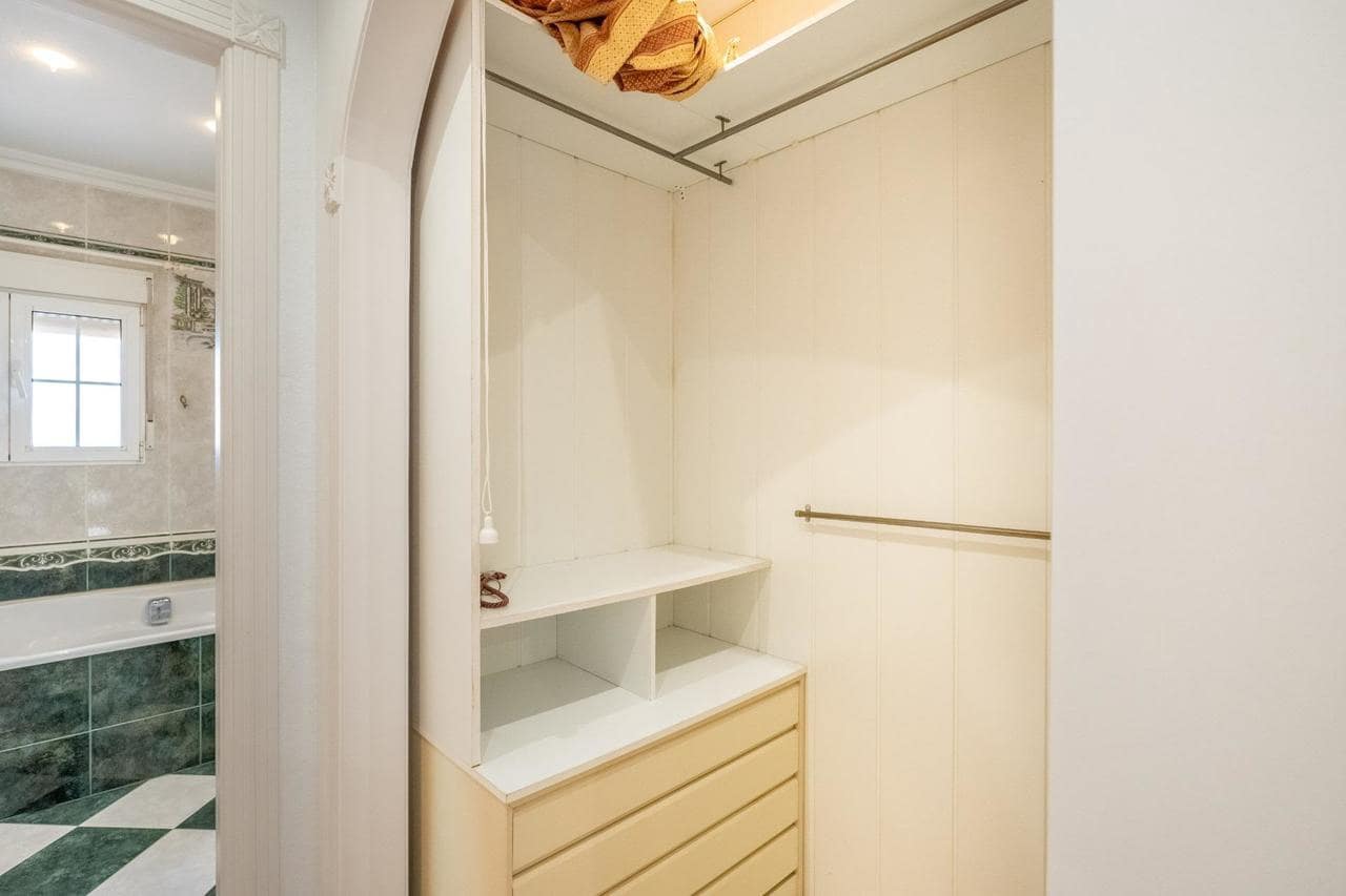 6 soveværelse Villa til salg i Torrevieja med swimmingpool - € 645.000 (Ref: 9343166)