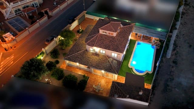 6 makuuhuone Huvila myytävänä paikassa El Molino, Torrevieja mukana uima-altaan - 645 000 € (Ref: 9343166)