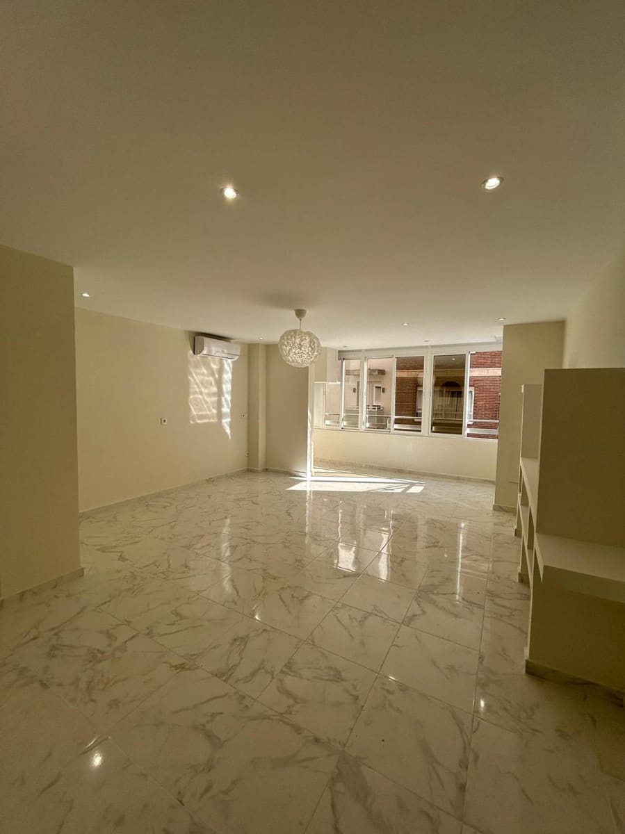 Apartamento de 3 habitaciones en Torrevieja en venta - 256.000 € (Ref: 9343167)