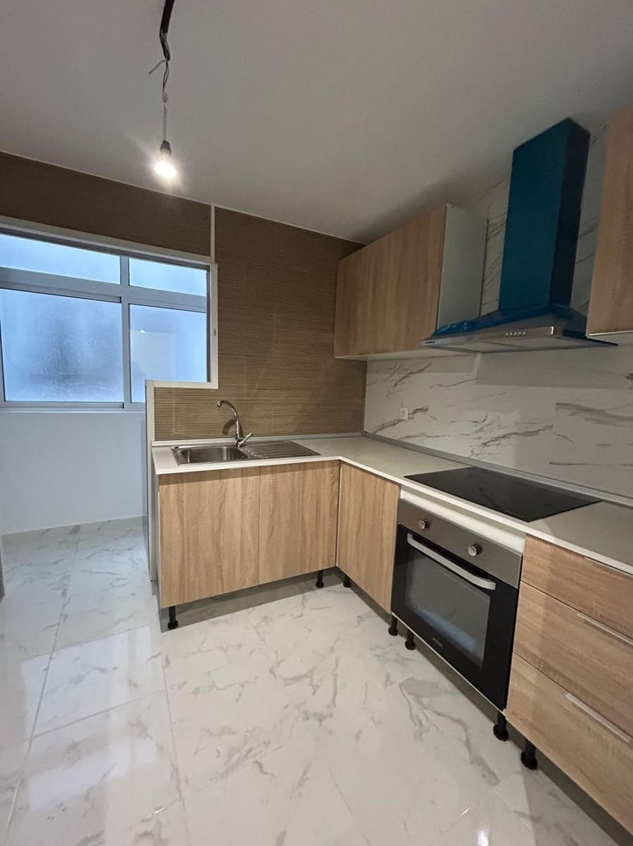 Apartamento de 3 habitaciones en Torrevieja en venta - 256.000 € (Ref: 9343167)