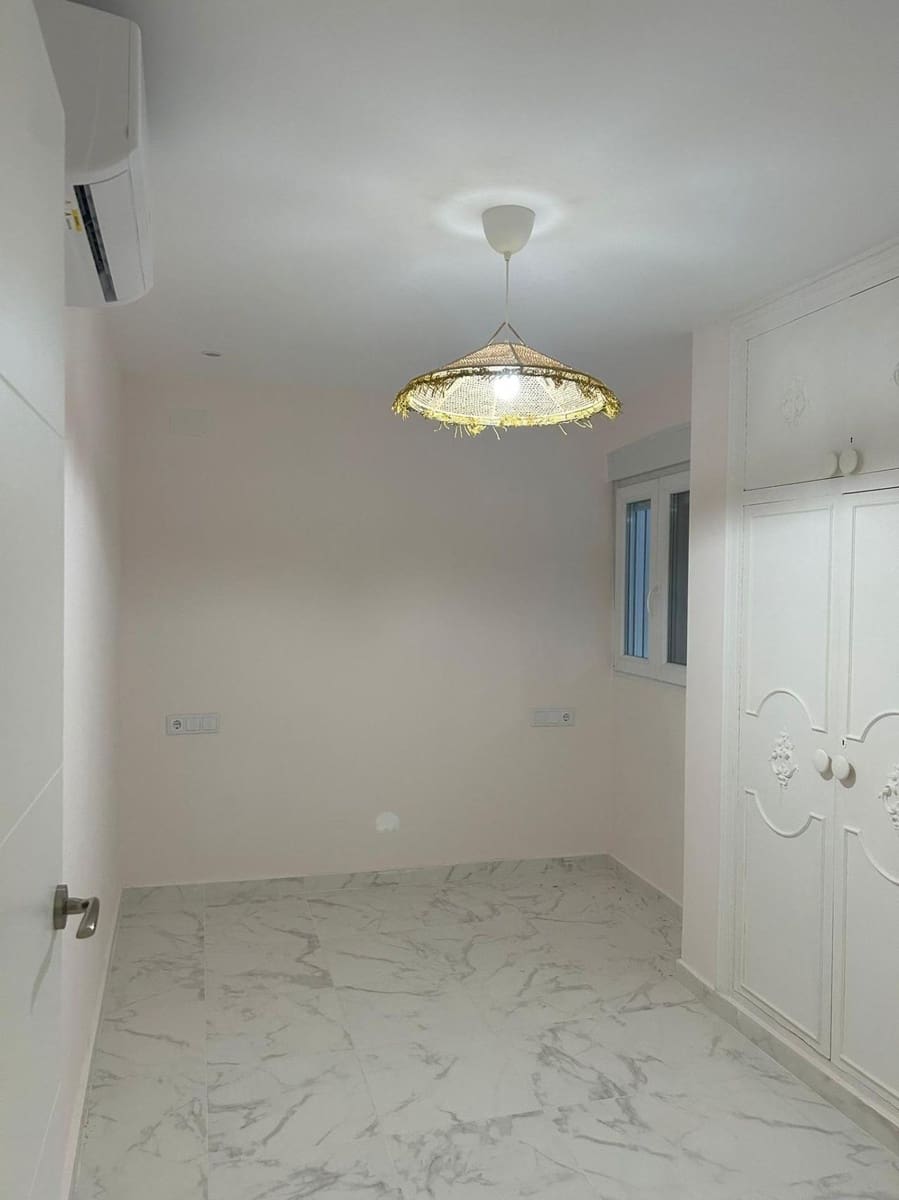 Apartamento de 3 habitaciones en Torrevieja en venta - 256.000 € (Ref: 9343167)