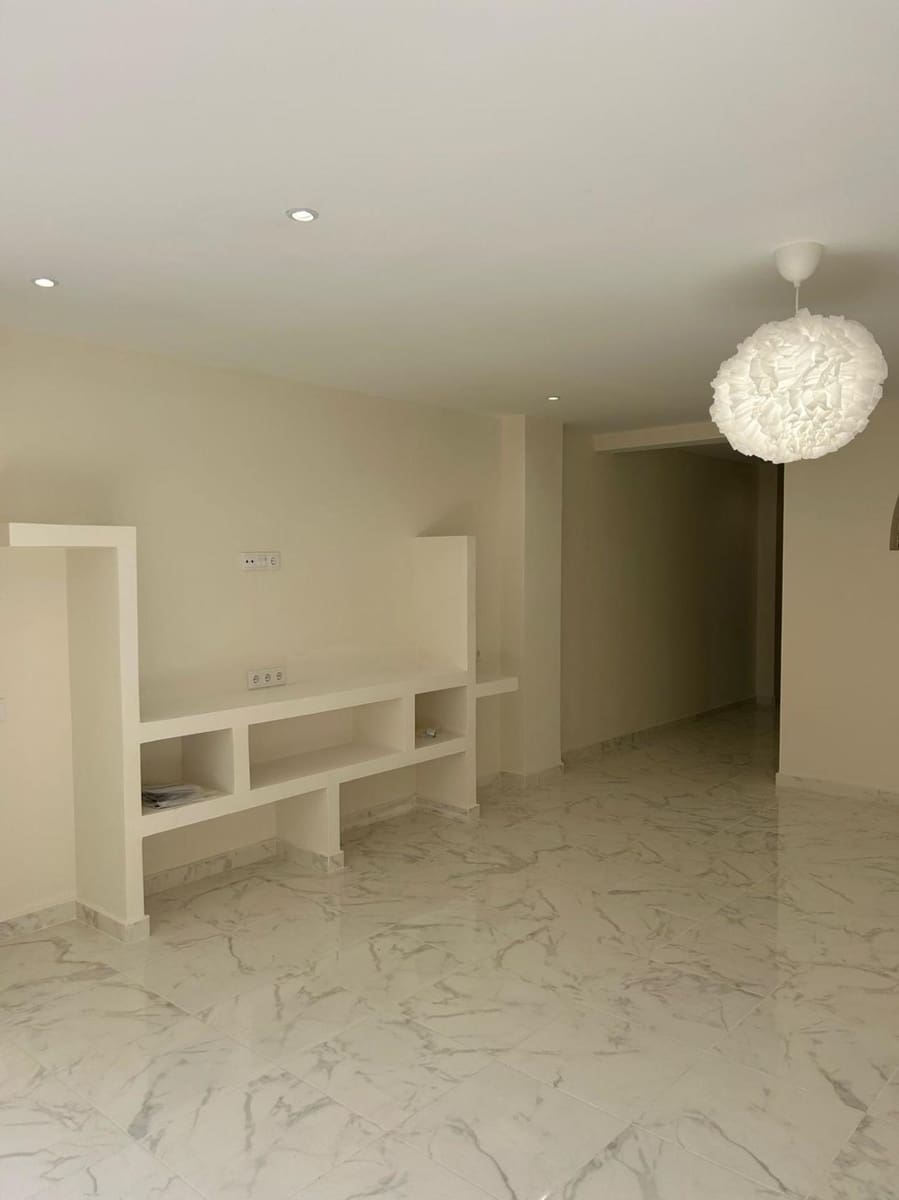 Apartamento de 3 habitaciones en Torrevieja en venta - 256.000 € (Ref: 9343167)