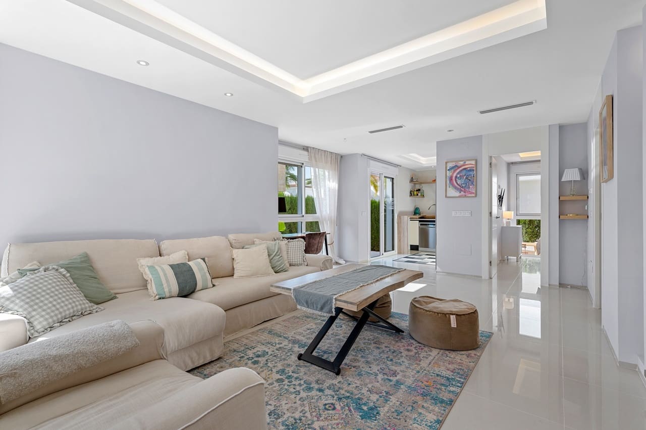 3 soverom Villa til salgs i Ciudad Quesada med svømmebasseng - € 379 000 (Ref: 9346791)