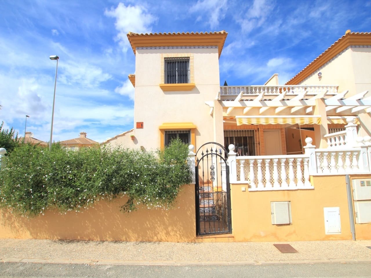 3 quarto Casa em Banda para venda em Villamartin - 215 000 € (Ref: 9346808)