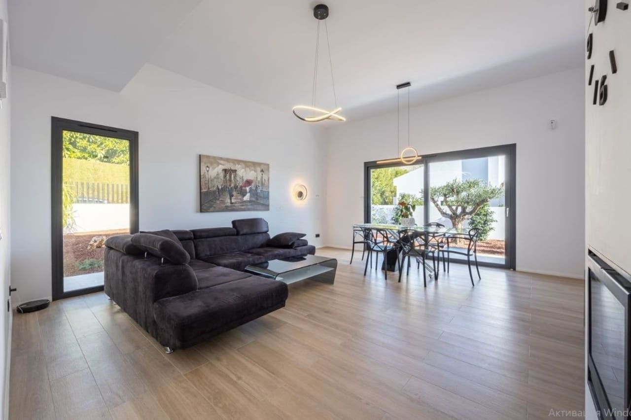 3 bedroom Townhouse for sale in Altea - € 999,900 (Ref: 9348975)