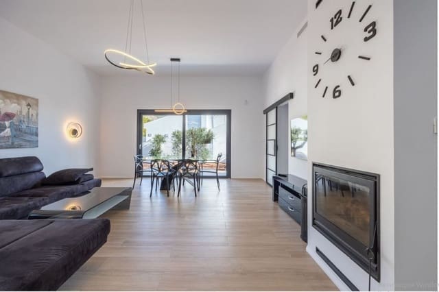 3 makuuhuone Omakotitalo myytävänä paikassa Altea - 999 900 € (Ref: 9348975)