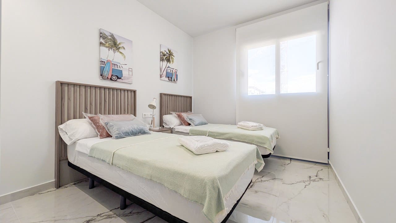2 bedroom Apartment for sale in Orihuela Costa - € 299,900 (Ref: 9348983)