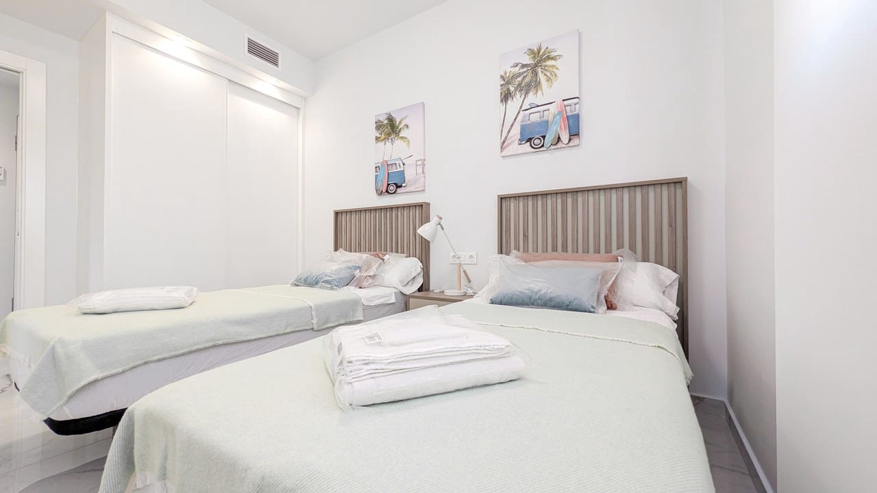 2 bedroom Apartment for sale in Orihuela Costa - € 299,900 (Ref: 9348983)