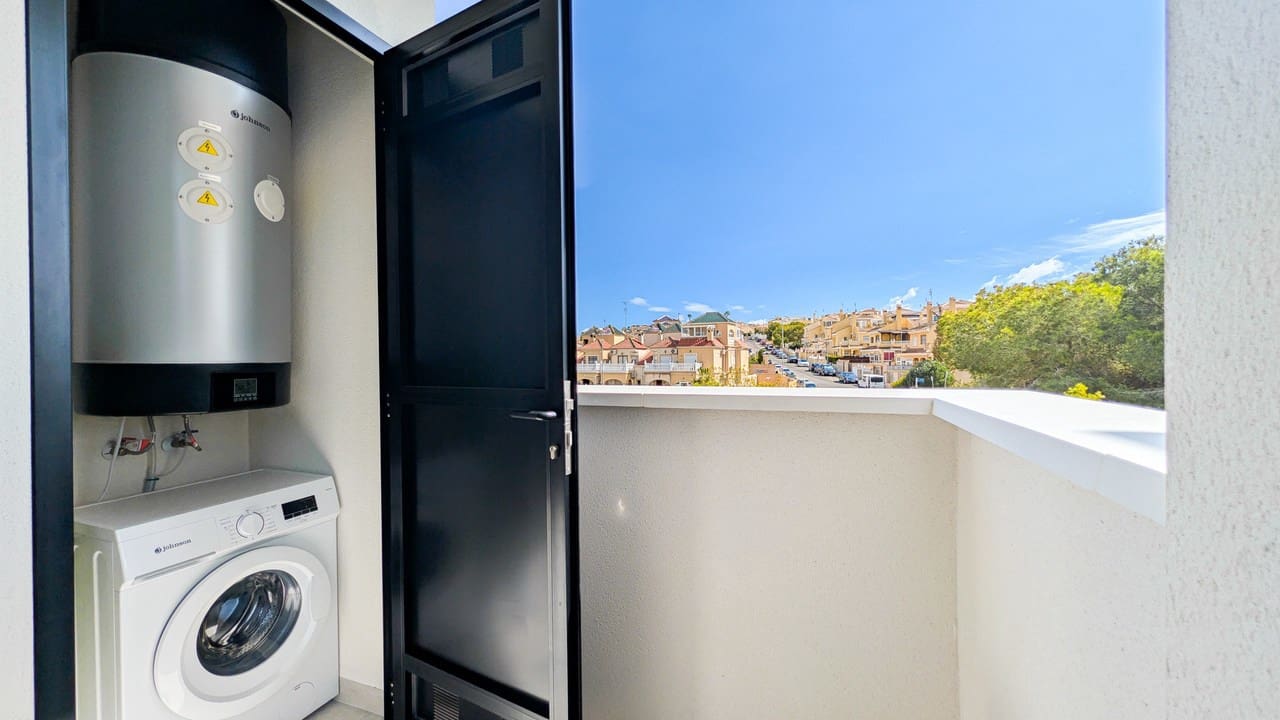 2 bedroom Apartment for sale in Orihuela Costa - € 299,900 (Ref: 9348983)