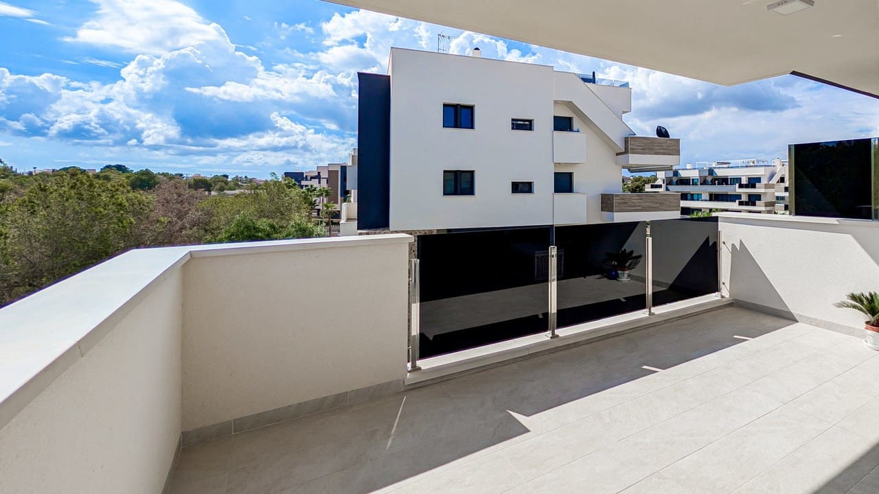 2 bedroom Apartment for sale in Orihuela Costa - € 299,900 (Ref: 9348983)