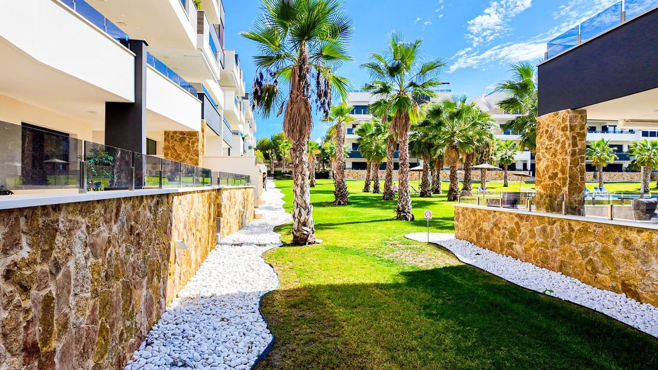 2 bedroom Apartment for sale in Orihuela Costa - € 299,900 (Ref: 9348983)