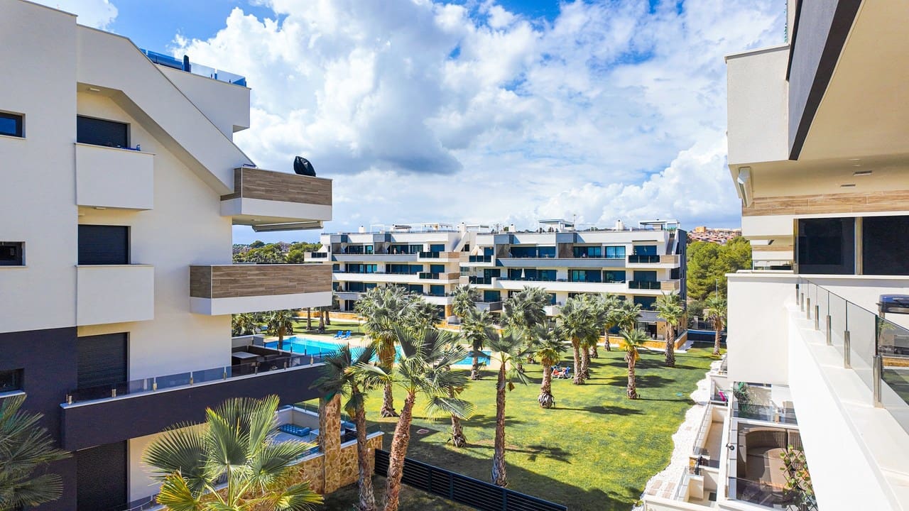 2 bedroom Apartment for sale in Orihuela Costa - € 299,900 (Ref: 9348983)