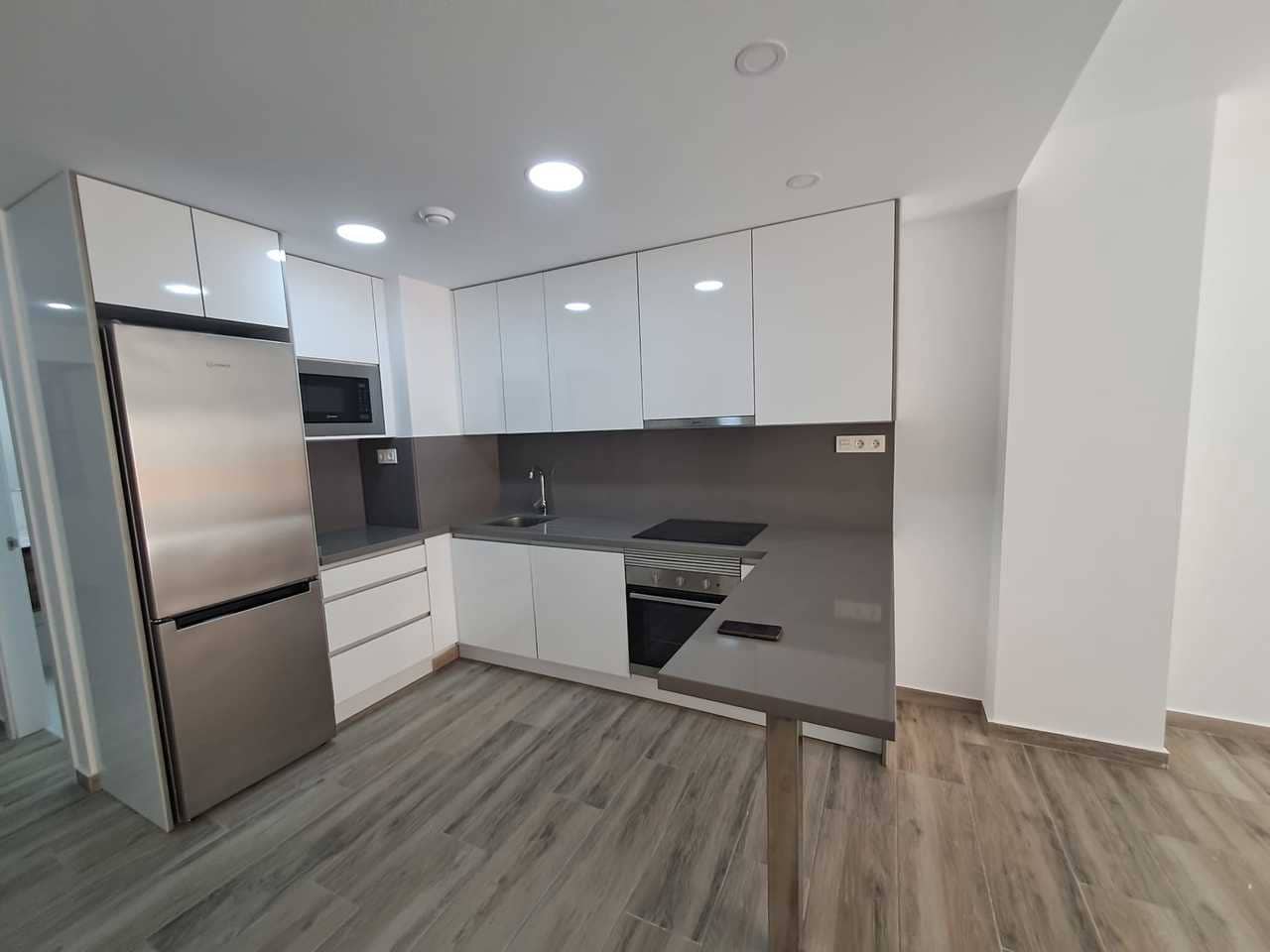 3 bedroom Apartment for sale in Torrevieja - € 295,000 (Ref: 9348985)