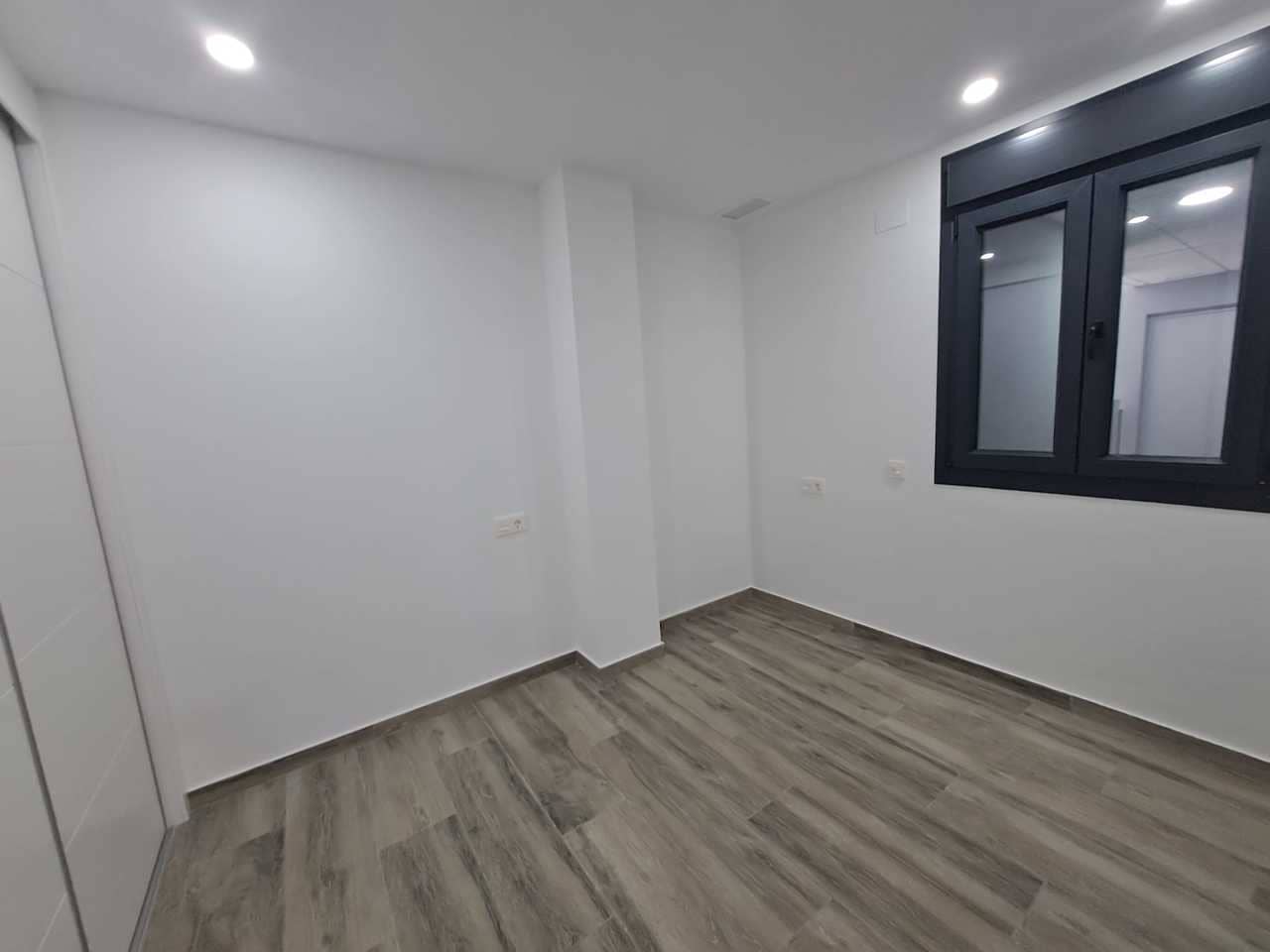 3 bedroom Apartment for sale in Torrevieja - € 295,000 (Ref: 9348985)