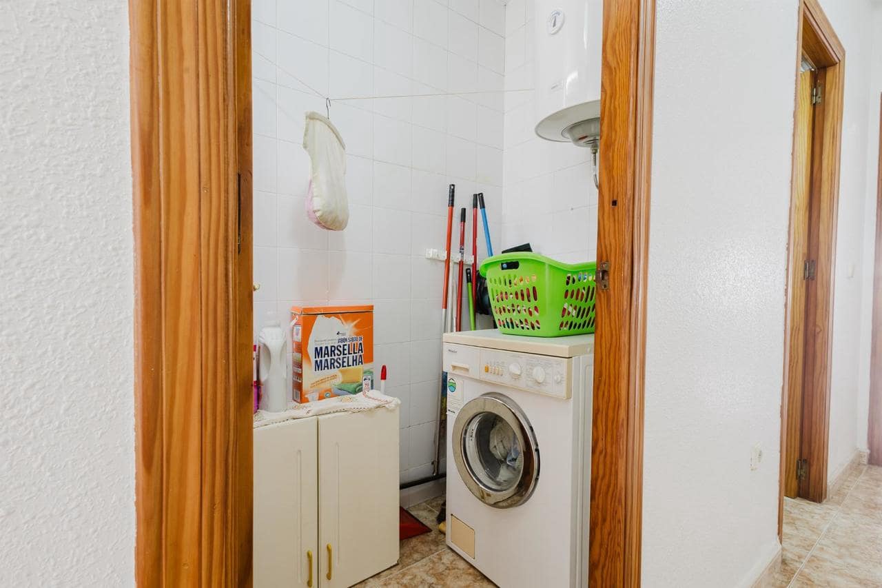 Apartamento de 2 habitaciones en Torrevieja en venta - 149.500 € (Ref: 9353146)