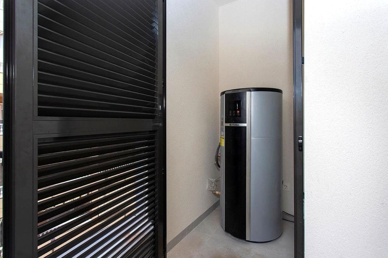 2 bedroom Apartment for sale in Torrevieja with pool - € 300,000 (Ref: 9353147)