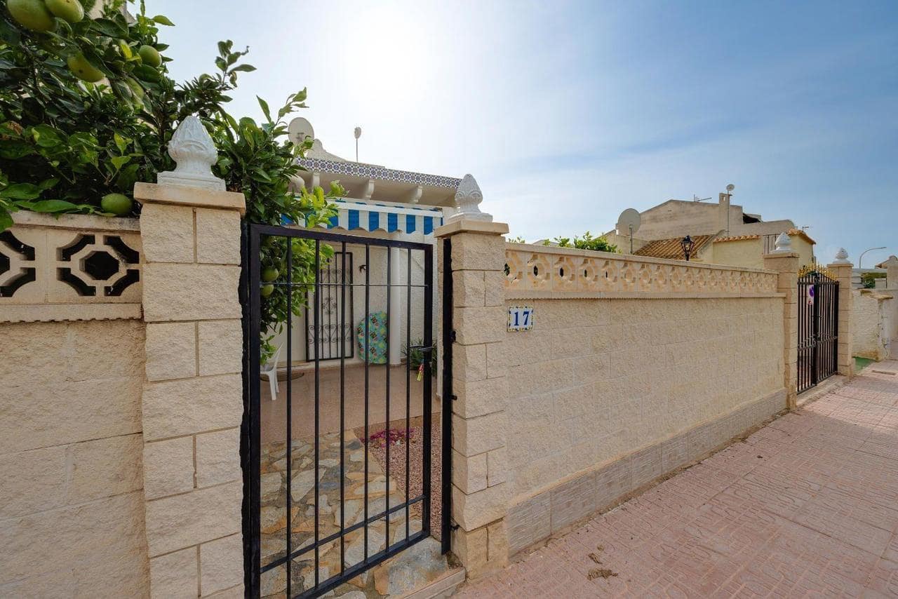 Chalet de 2 habitaciones en Orihuela Costa en venta - 189.969 € (Ref: 9353149)