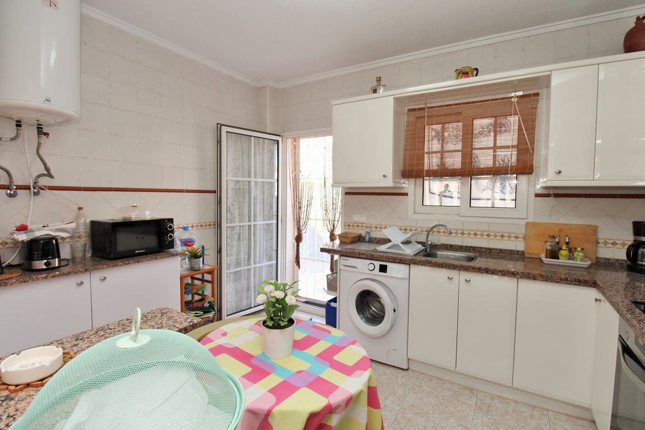 2 slaapkamer Appartement te koop in Playa Flamenca met zwembad - € 199.000 (Ref: 9353159)