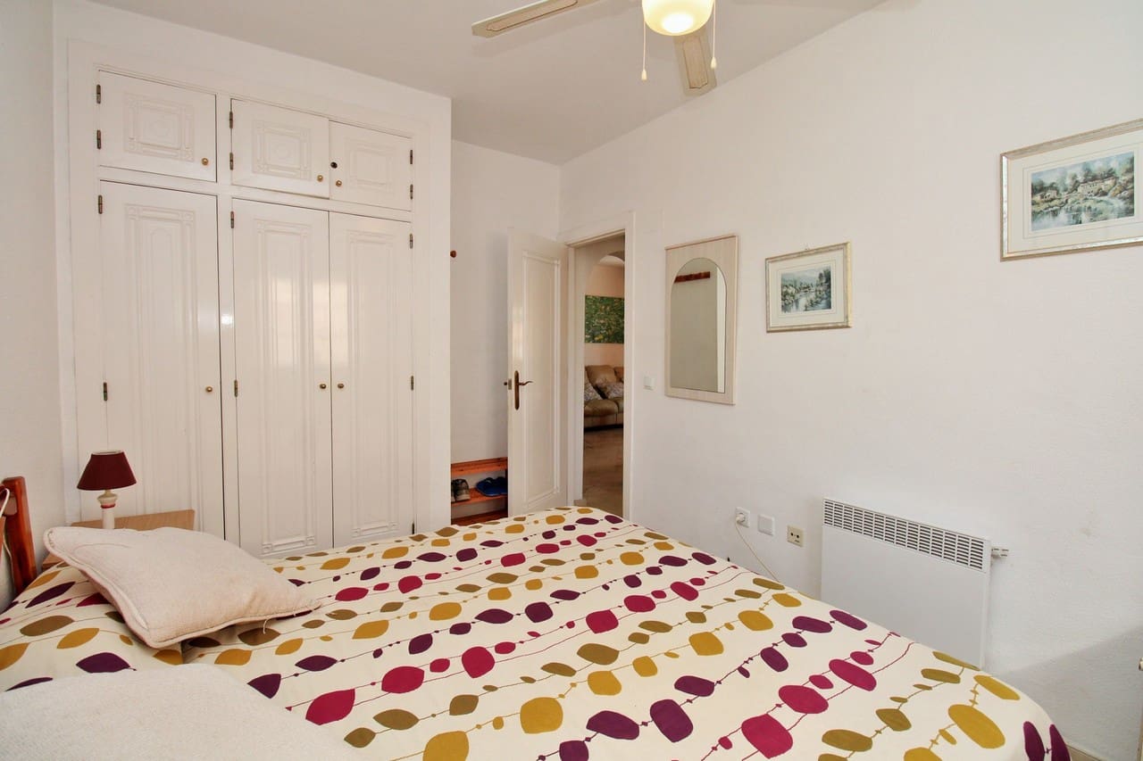 2 slaapkamer Appartement te koop in Playa Flamenca met zwembad - € 199.000 (Ref: 9353159)