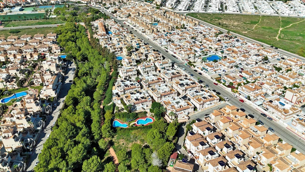 2 slaapkamer Appartement te koop in Playa Flamenca met zwembad - € 199.000 (Ref: 9353159)