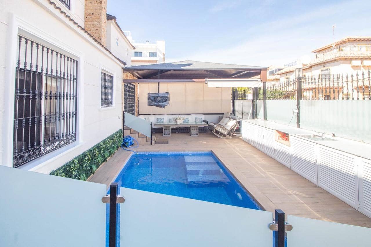 Casa de 4 habitaciones en Orihuela Costa en venta con piscina - 360.000 € (Ref: 9355495)