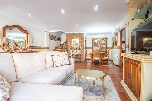 4 bedroom Townhouse for sale in Dehesa de Campoamor, Orihuela with pool - € 360,000 (Ref: 9355495)