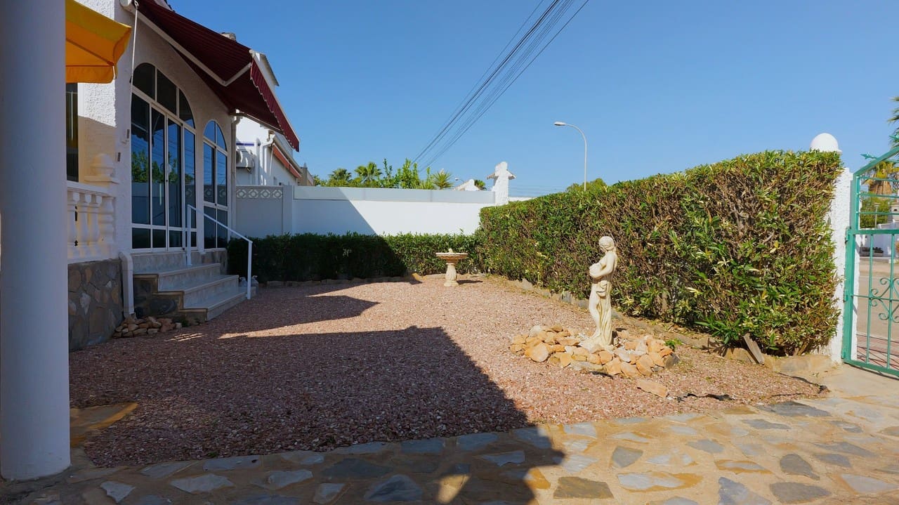 2 bedroom Villa for sale in Torrevieja - € 229,000 (Ref: 9355501)