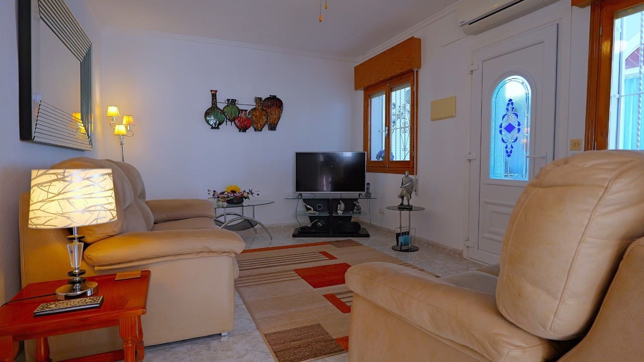 2 bedroom Villa for sale in Torrevieja - € 229,000 (Ref: 9355501)