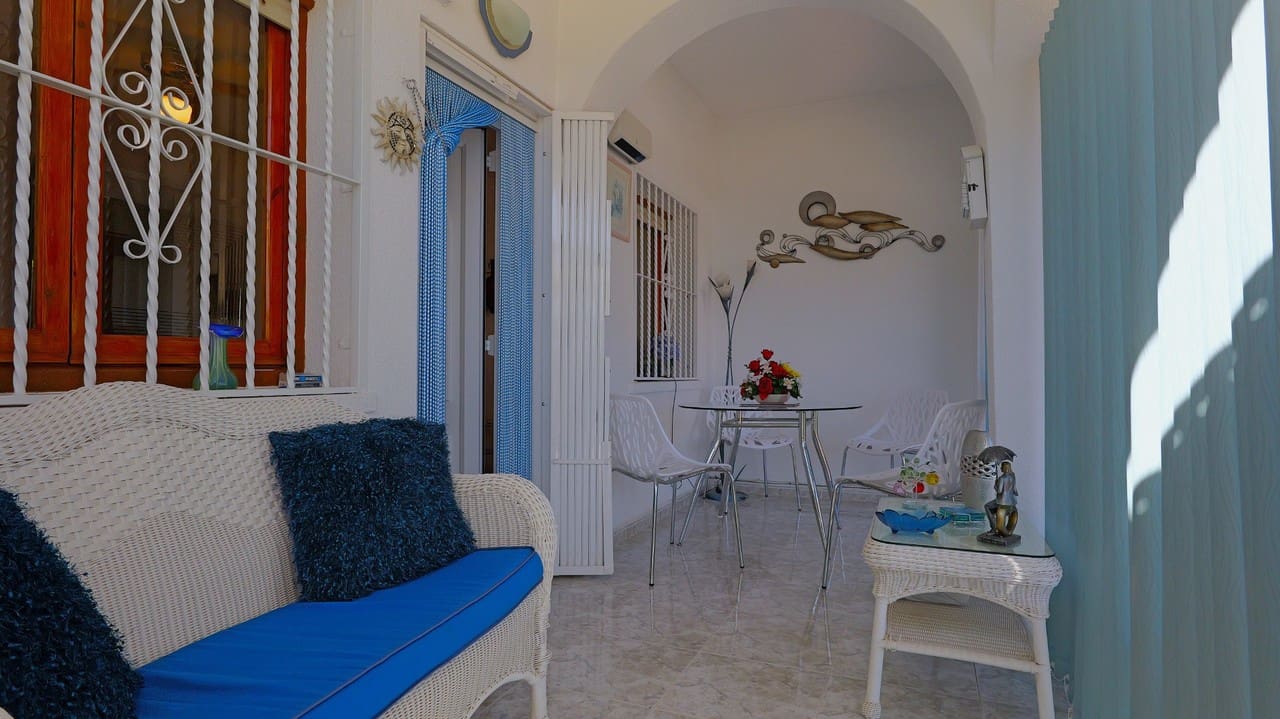 2 bedroom Villa for sale in Torrevieja - € 229,000 (Ref: 9355501)