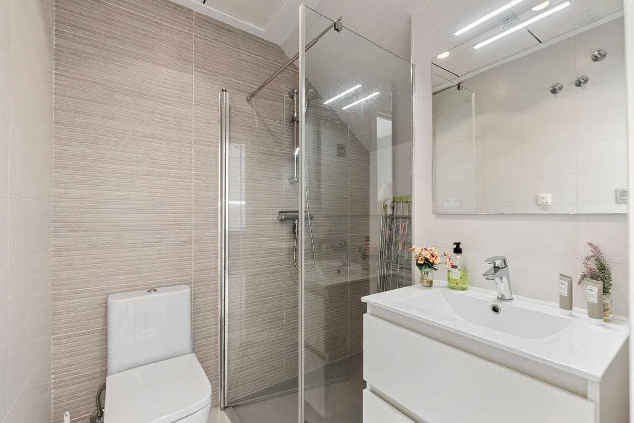 3 soveværelse Byhus til salg i Torrevieja med swimmingpool garage - € 315.000 (Ref: 9356651)