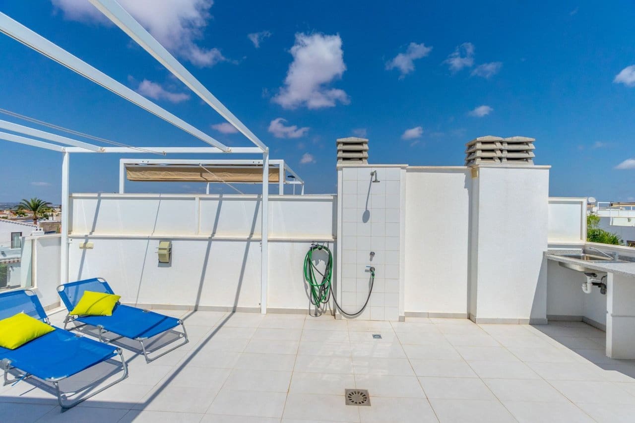 3 soveværelse Byhus til salg i Torrevieja med swimmingpool garage - € 315.000 (Ref: 9356651)