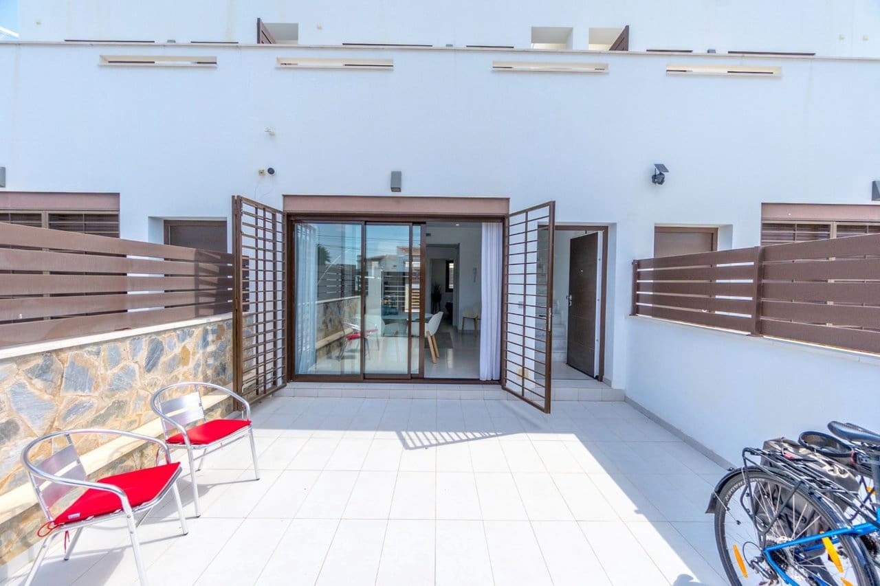 3 soveværelse Byhus til salg i Torrevieja med swimmingpool garage - € 315.000 (Ref: 9356651)