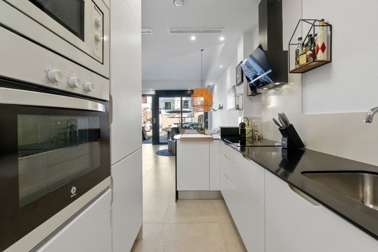 3 sypialnia Dom na sprzedaż w Villamartin z basenem garażem - 325 000 € (Ref: 9356652)