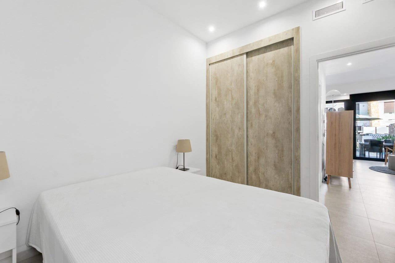 3 sypialnia Dom na sprzedaż w Villamartin z basenem garażem - 325 000 € (Ref: 9356652)