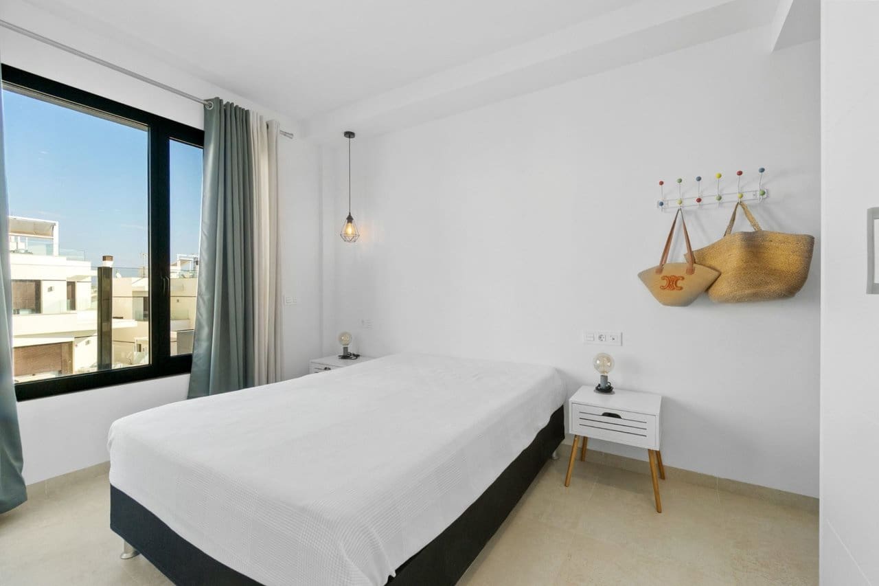 3 sypialnia Dom na sprzedaż w Villamartin z basenem garażem - 325 000 € (Ref: 9356652)