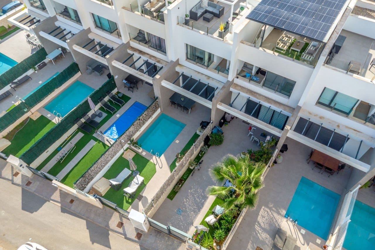 3 sypialnia Dom na sprzedaż w Villamartin z basenem garażem - 325 000 € (Ref: 9356652)